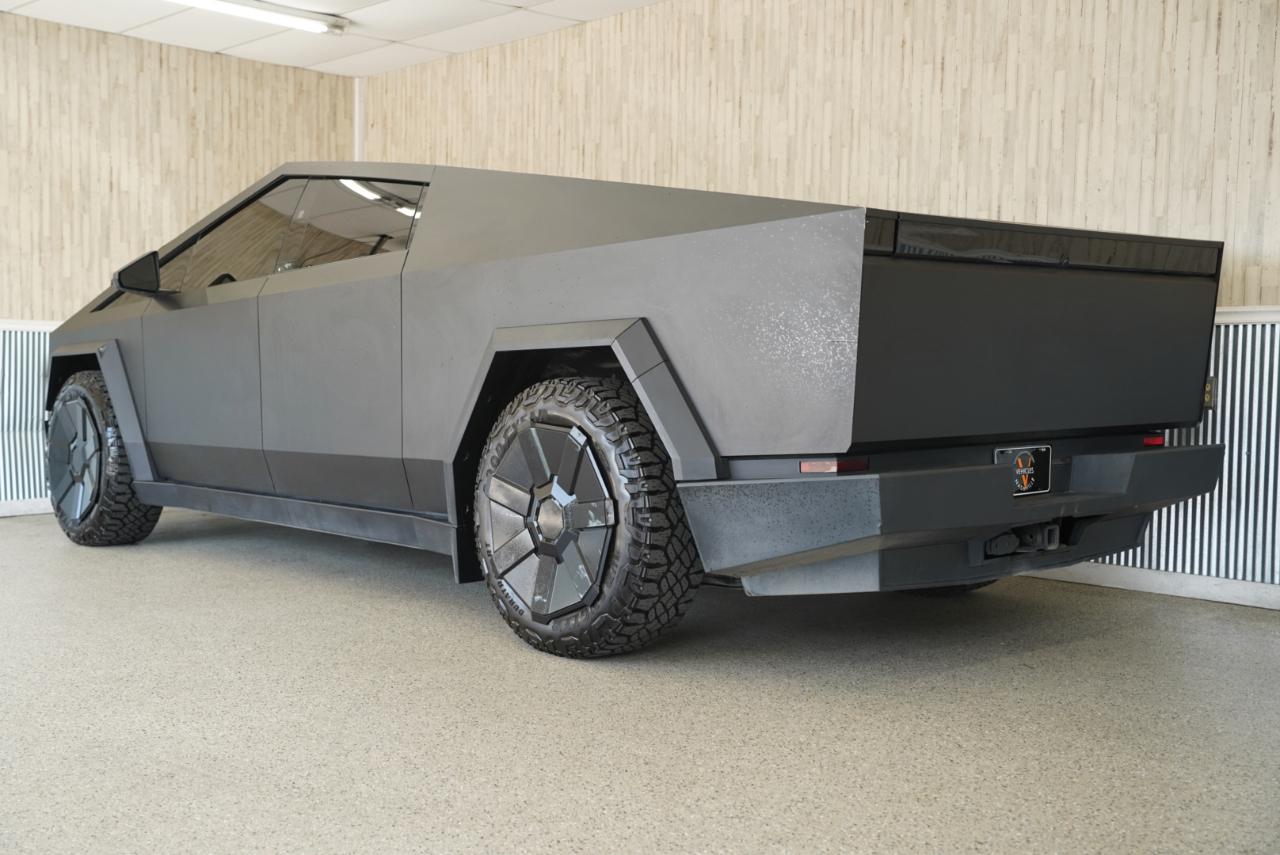 Tesla Cybertruck AWD 2024