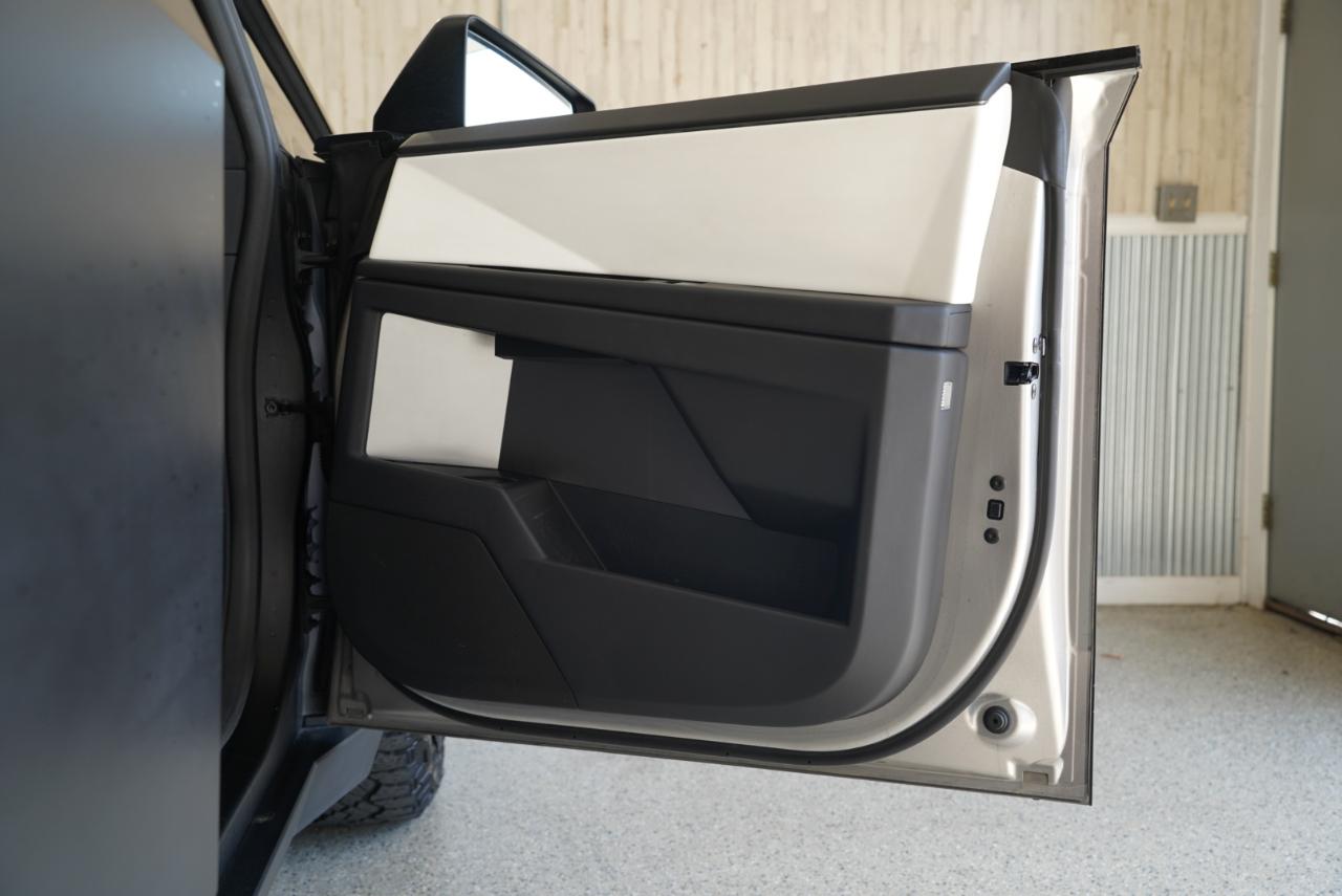 Tesla Cybertruck AWD 2024