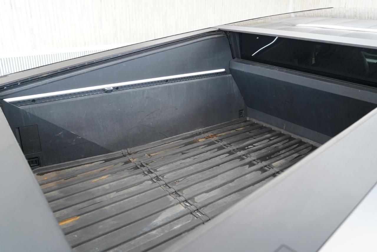 Tesla Cybertruck AWD 2024