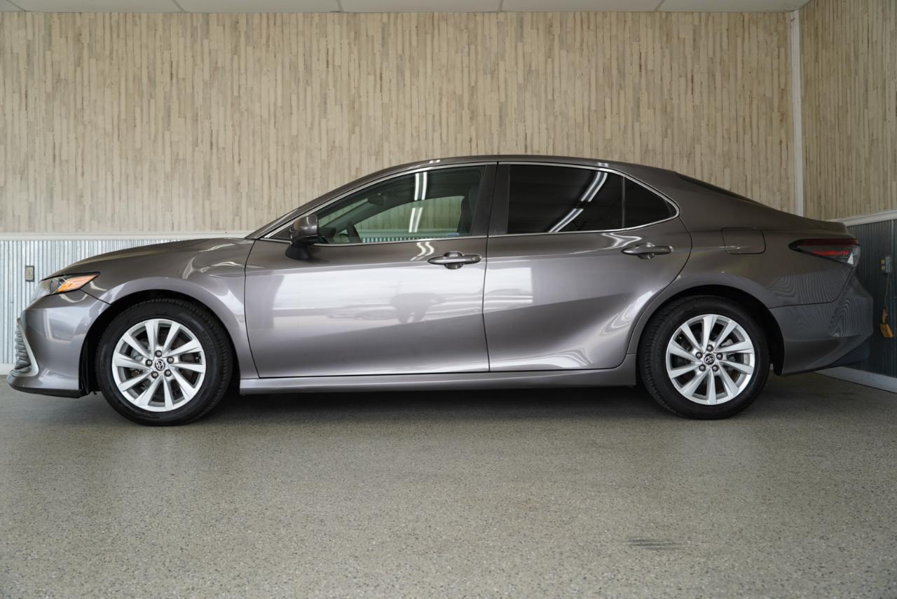 Toyota Camry LE 2021