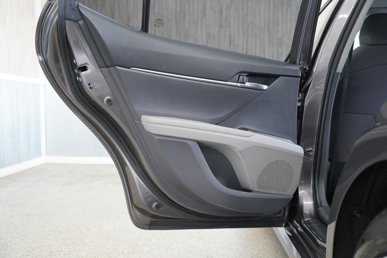 Toyota Camry LE 2021