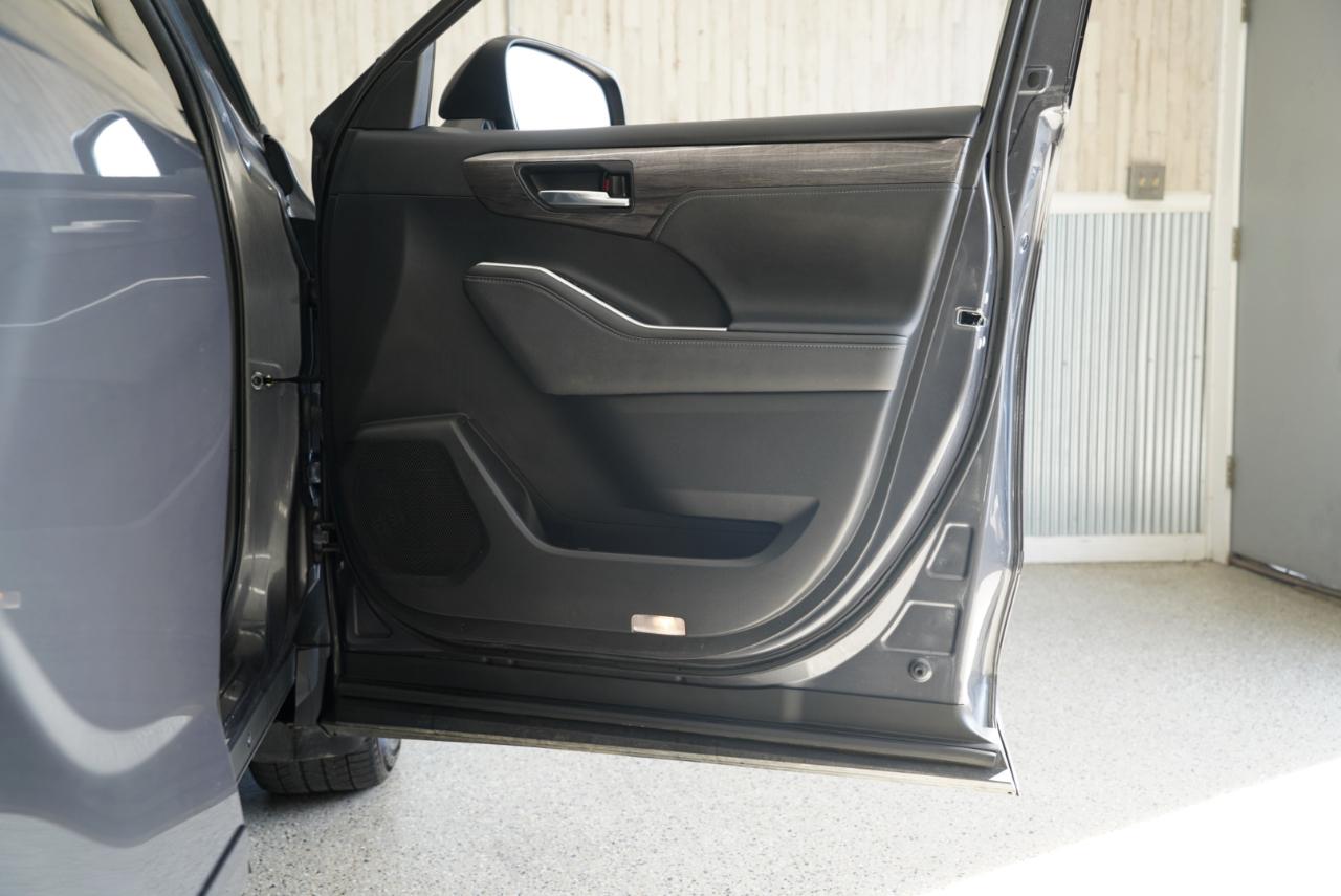 Toyota Highlander Hybrid Limited AWD (Natl) 2023