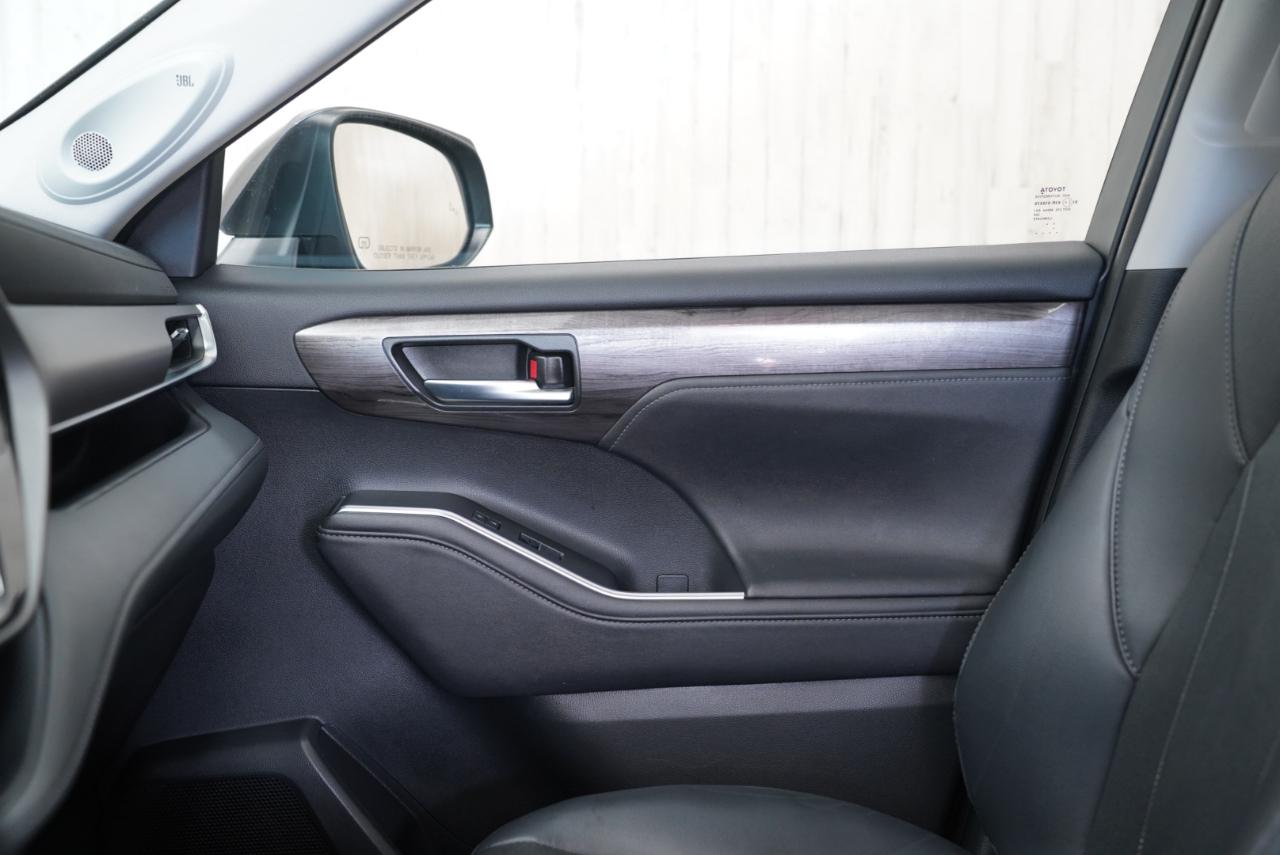 Toyota Highlander Hybrid Limited AWD (Natl) 2023