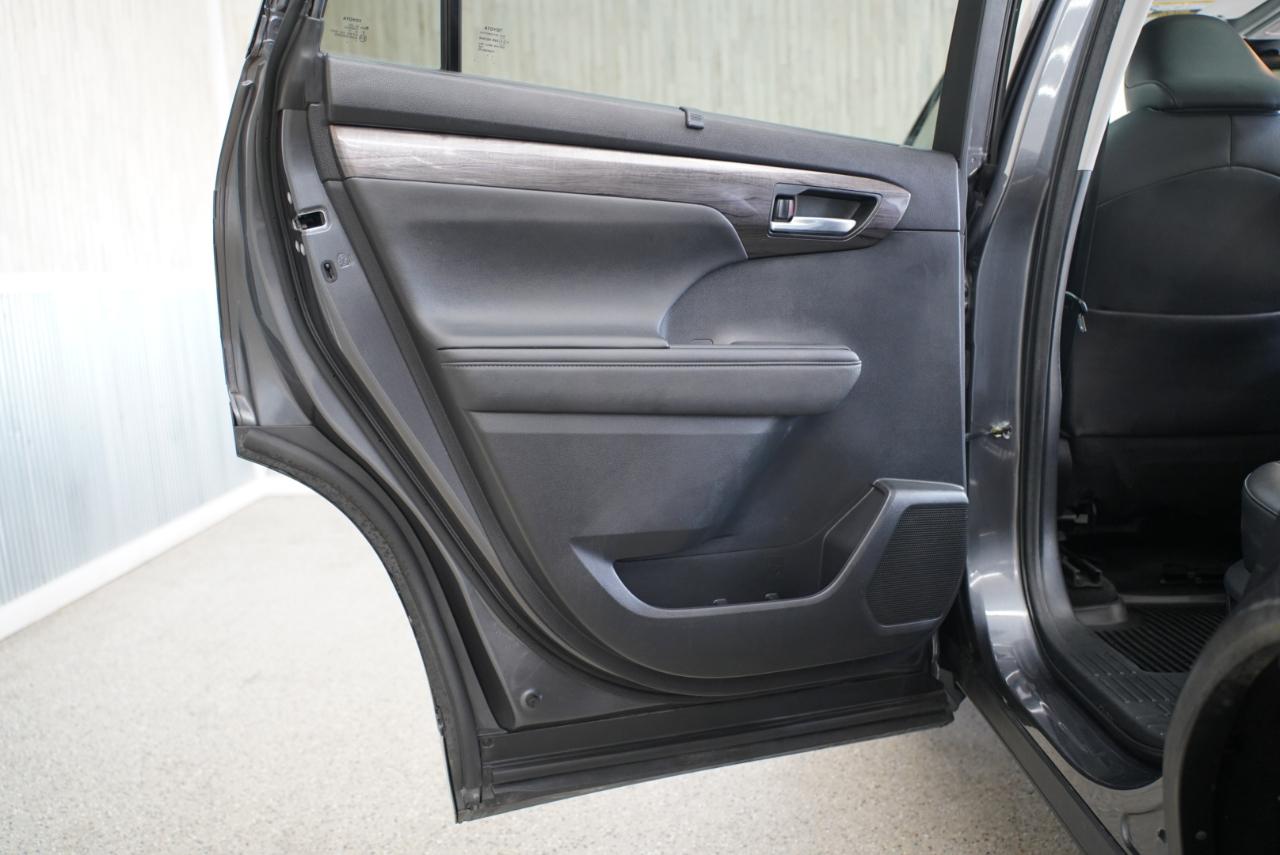 Toyota Highlander Hybrid Limited AWD (Natl) 2023