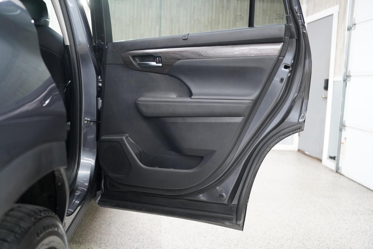 Toyota Highlander Hybrid Limited AWD (Natl) 2023