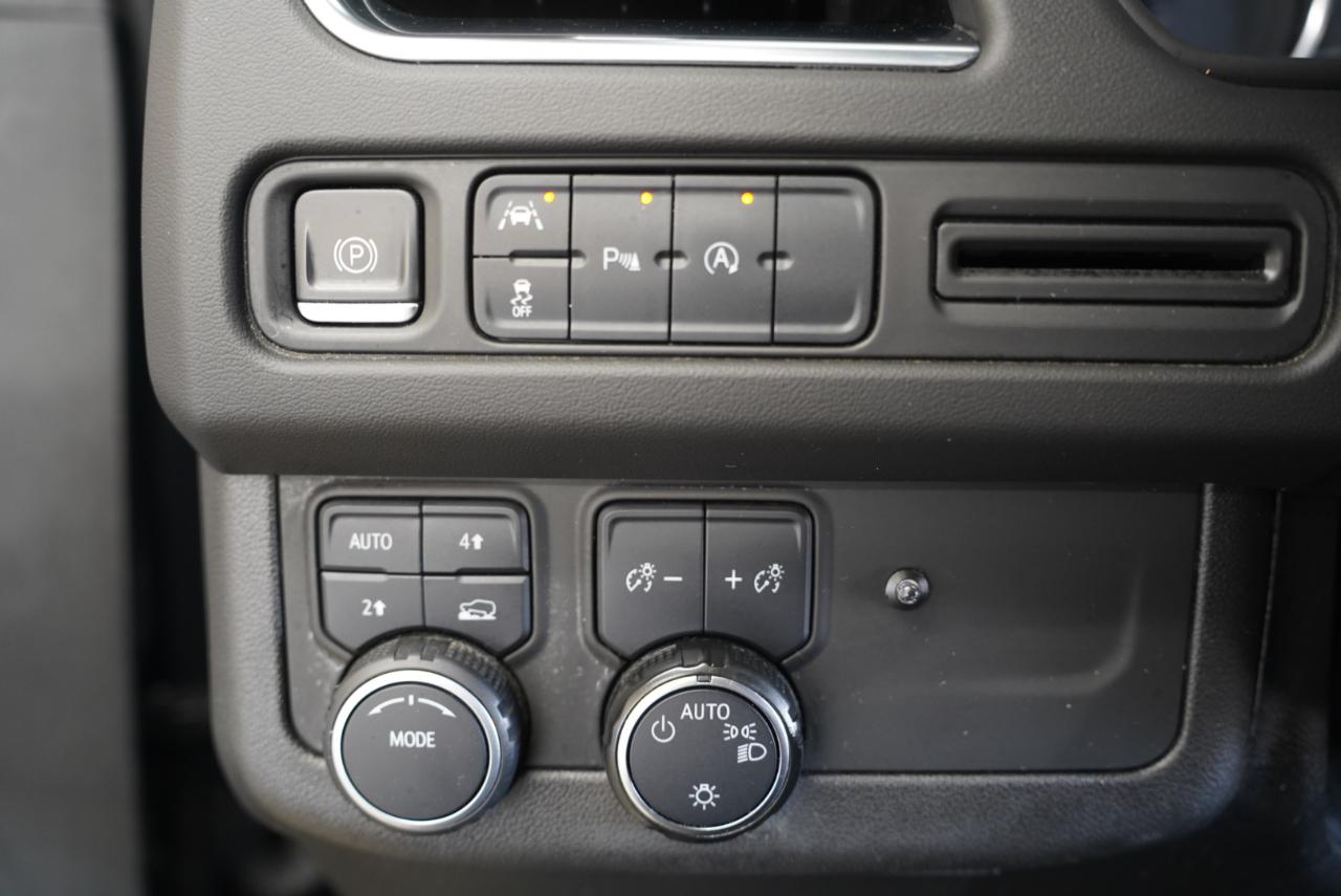 Chevrolet Suburban 4WD 4dr LS 2023