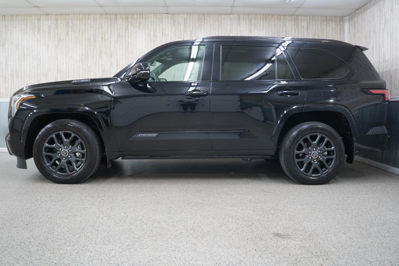 Toyota Sequoia Capstone 4WD (Natl) 2023