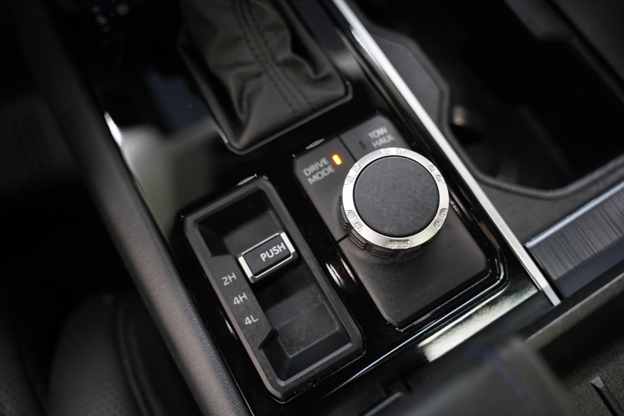 Toyota Sequoia Capstone 4WD (Natl) 2023