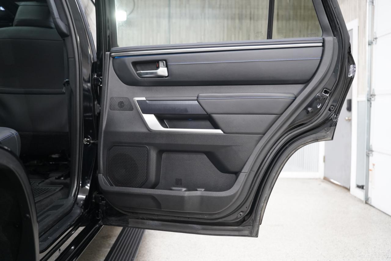 Toyota Sequoia Capstone 4WD (Natl) 2023