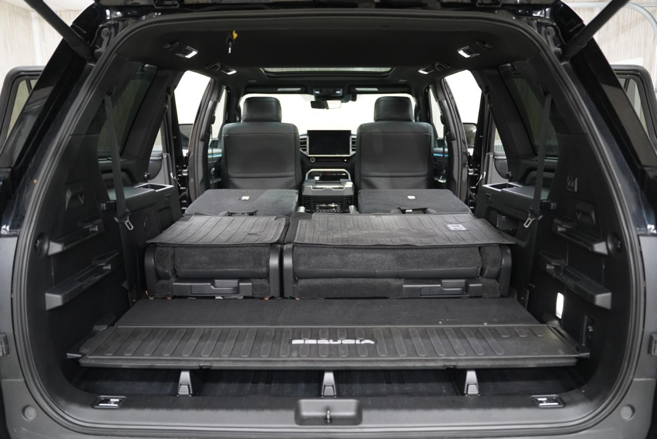 Toyota Sequoia Capstone 4WD (Natl) 2023