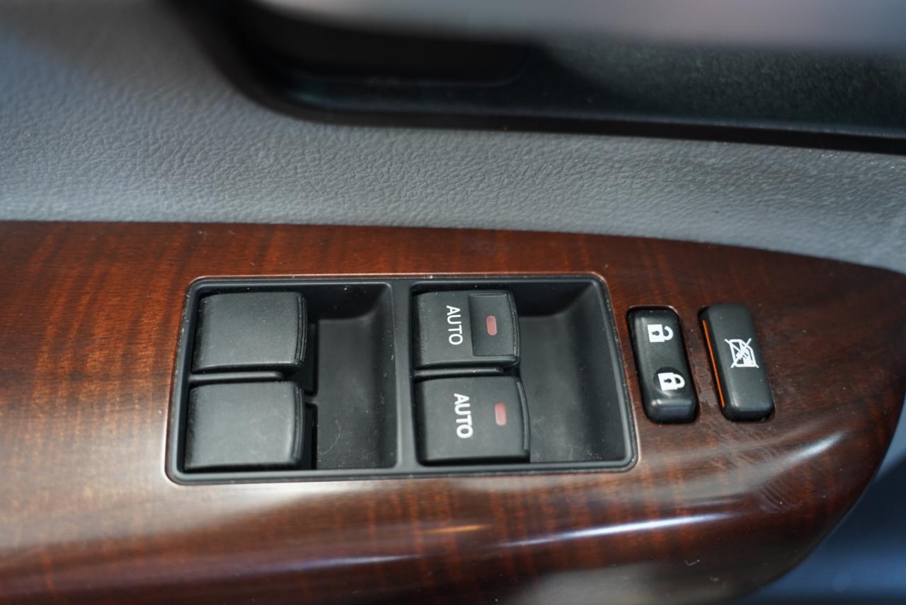 Toyota Sequoia  2016