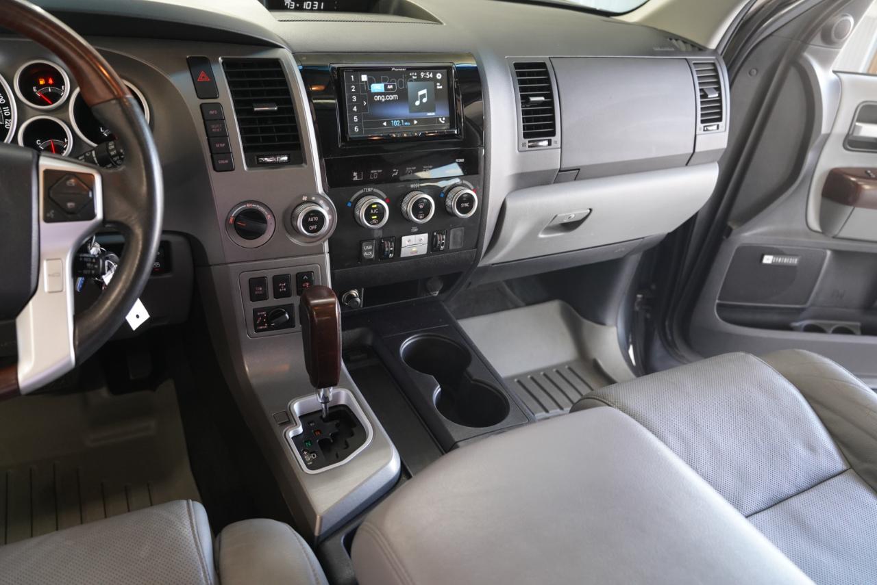 Toyota Sequoia  2016