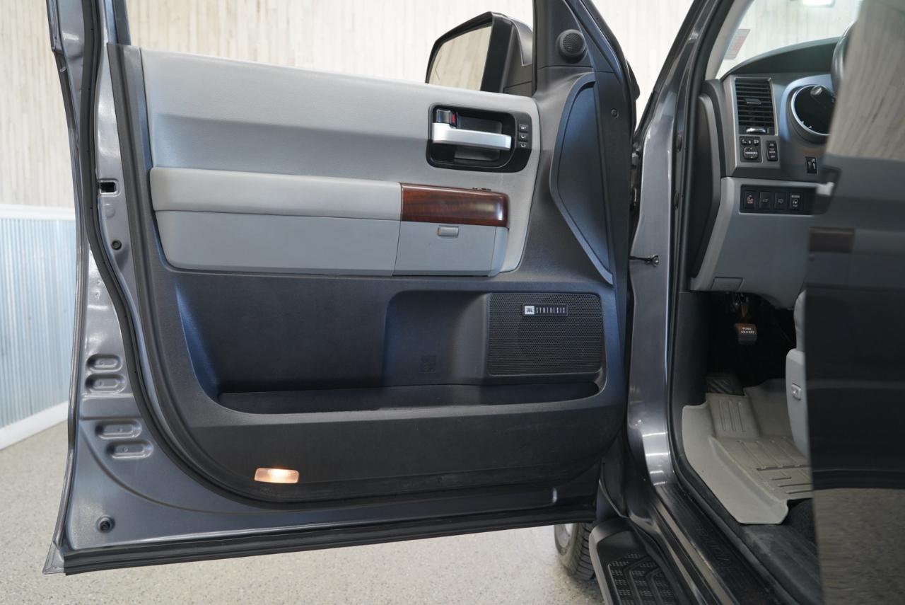 Toyota Sequoia  2016