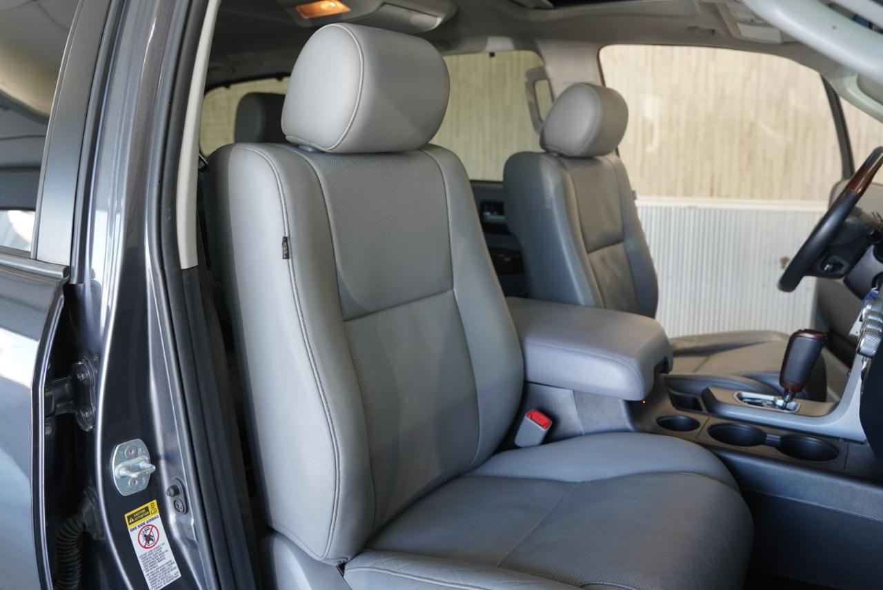 Toyota Sequoia  2016