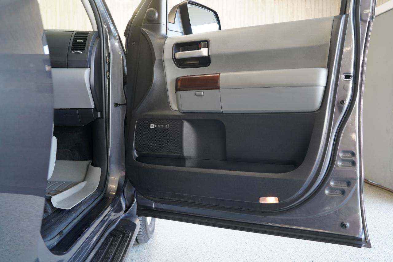 Toyota Sequoia  2016