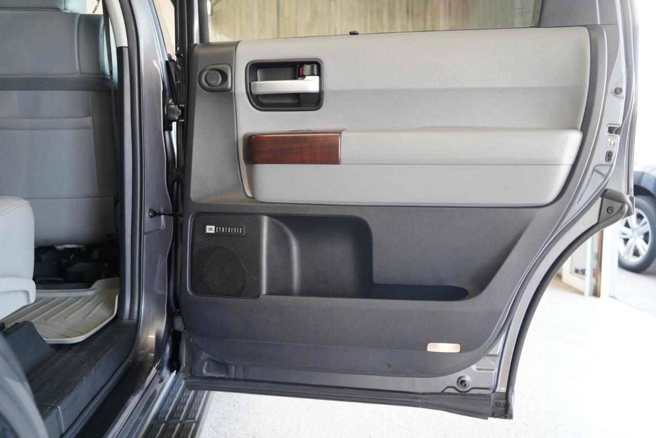 Toyota Sequoia  2016