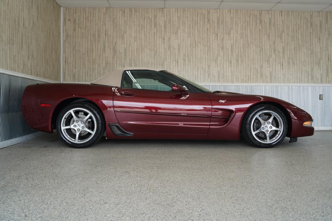 Chevrolet Corvette 2dr Convertible 2003