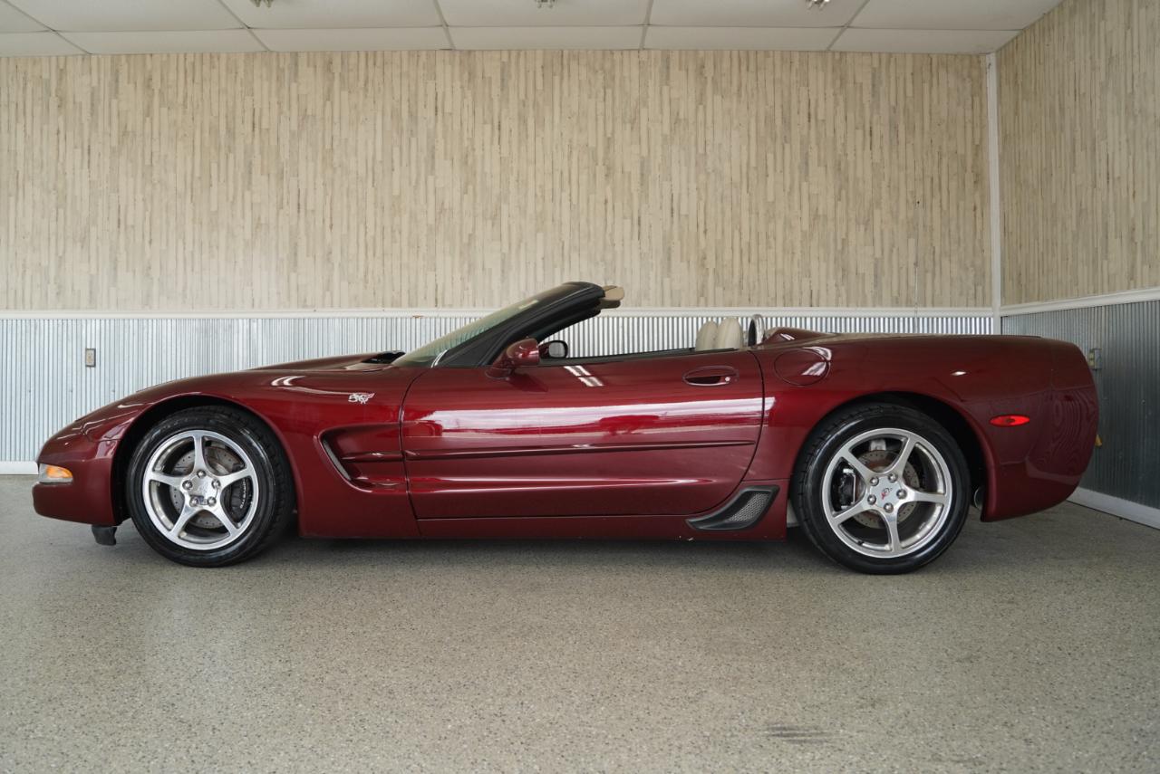 Chevrolet Corvette 2dr Convertible 2003