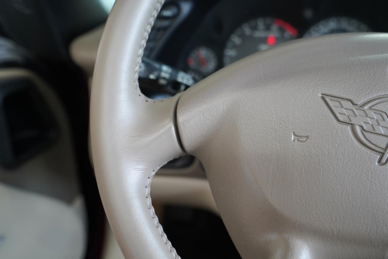 Chevrolet Corvette 2dr Convertible 2003