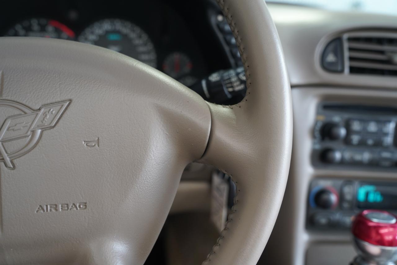 Chevrolet Corvette 2dr Convertible 2003