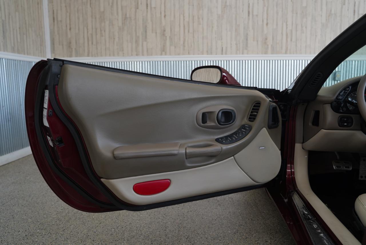 Chevrolet Corvette 2dr Convertible 2003