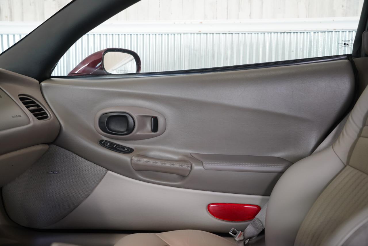 Chevrolet Corvette 2dr Convertible 2003