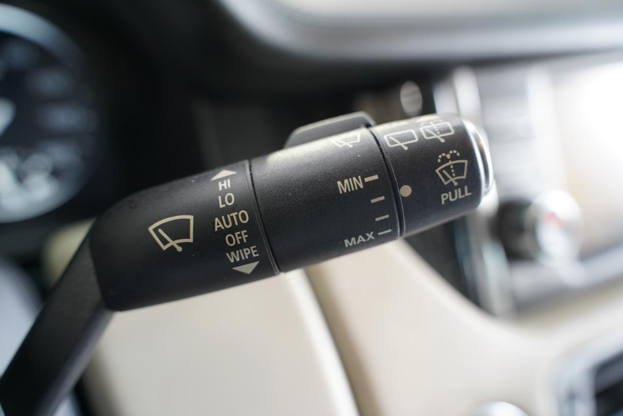 Land Rover Range Rover 4WD 4dr SC Autobiography 2011