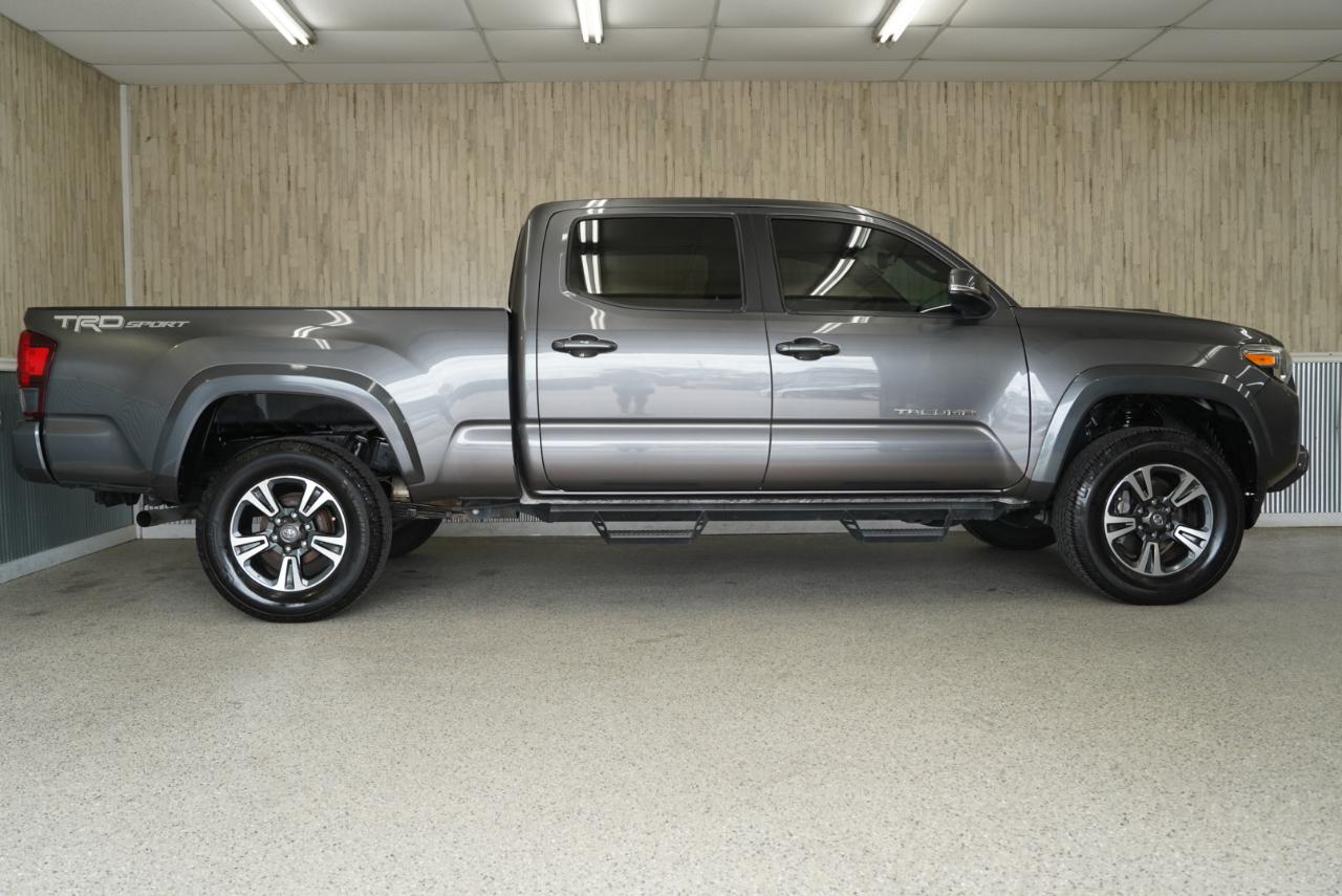 Toyota Tacoma  2018