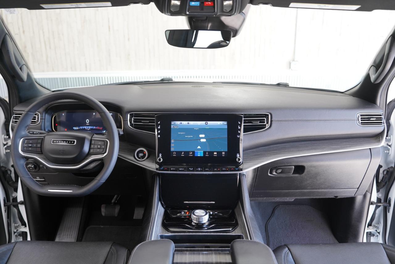 Jeep Wagoneer L  2024