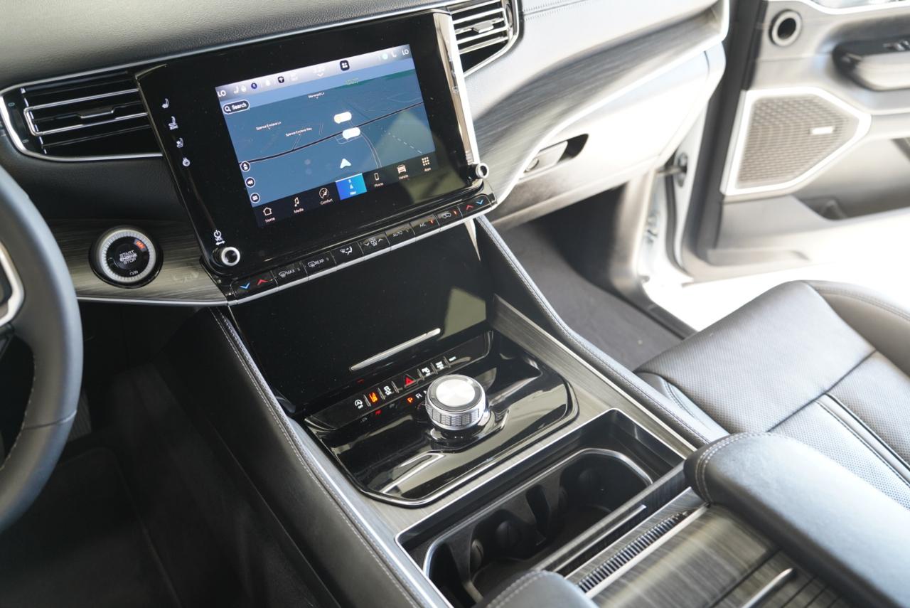 Jeep Wagoneer L  2024