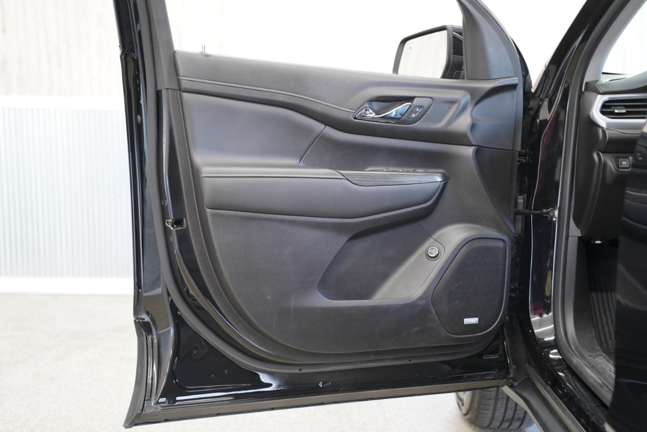 GMC Acadia AWD 4dr SLT 2023