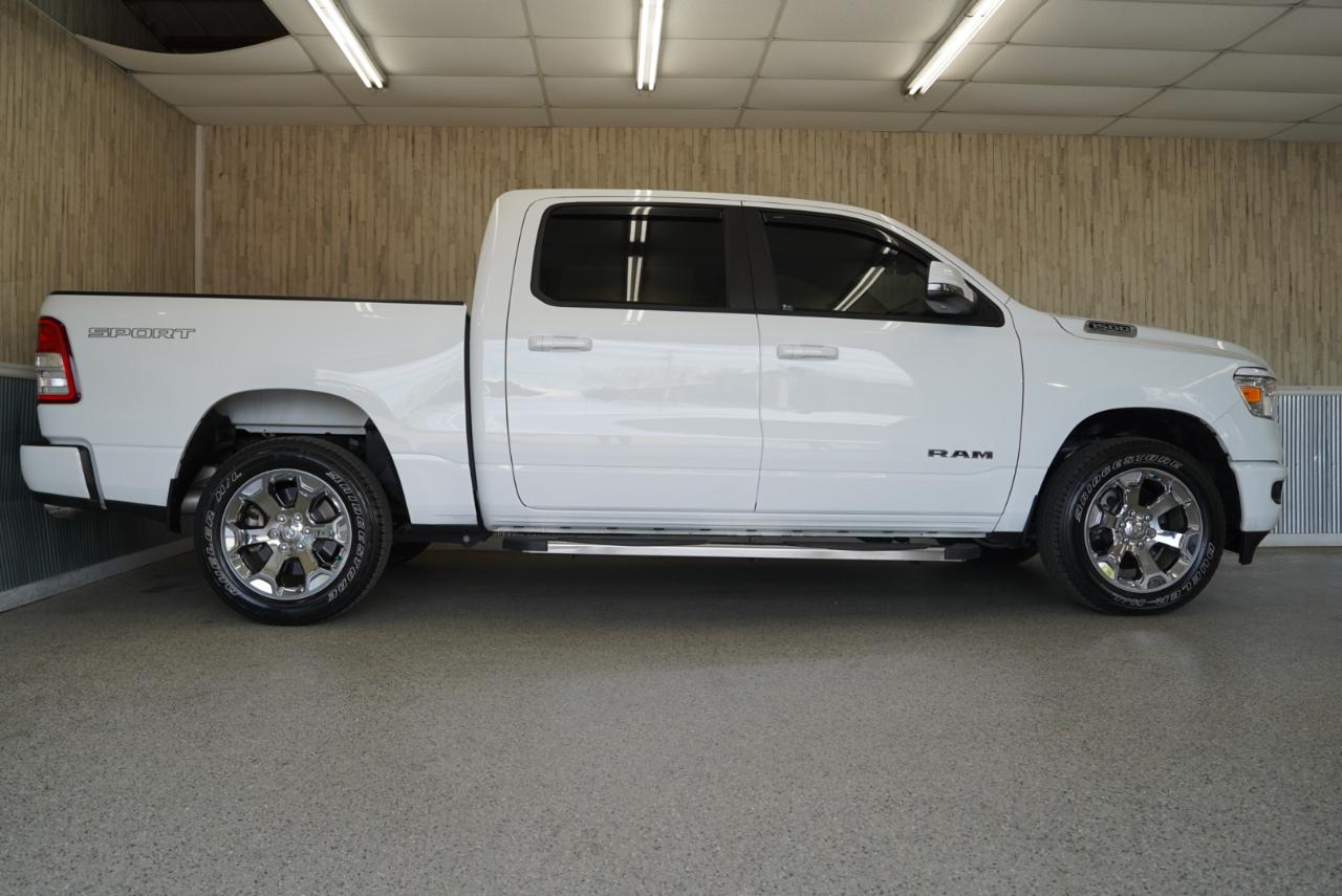 RAM 1500 Big Horn 4x4 Crew Cab 5'7" Box 2023