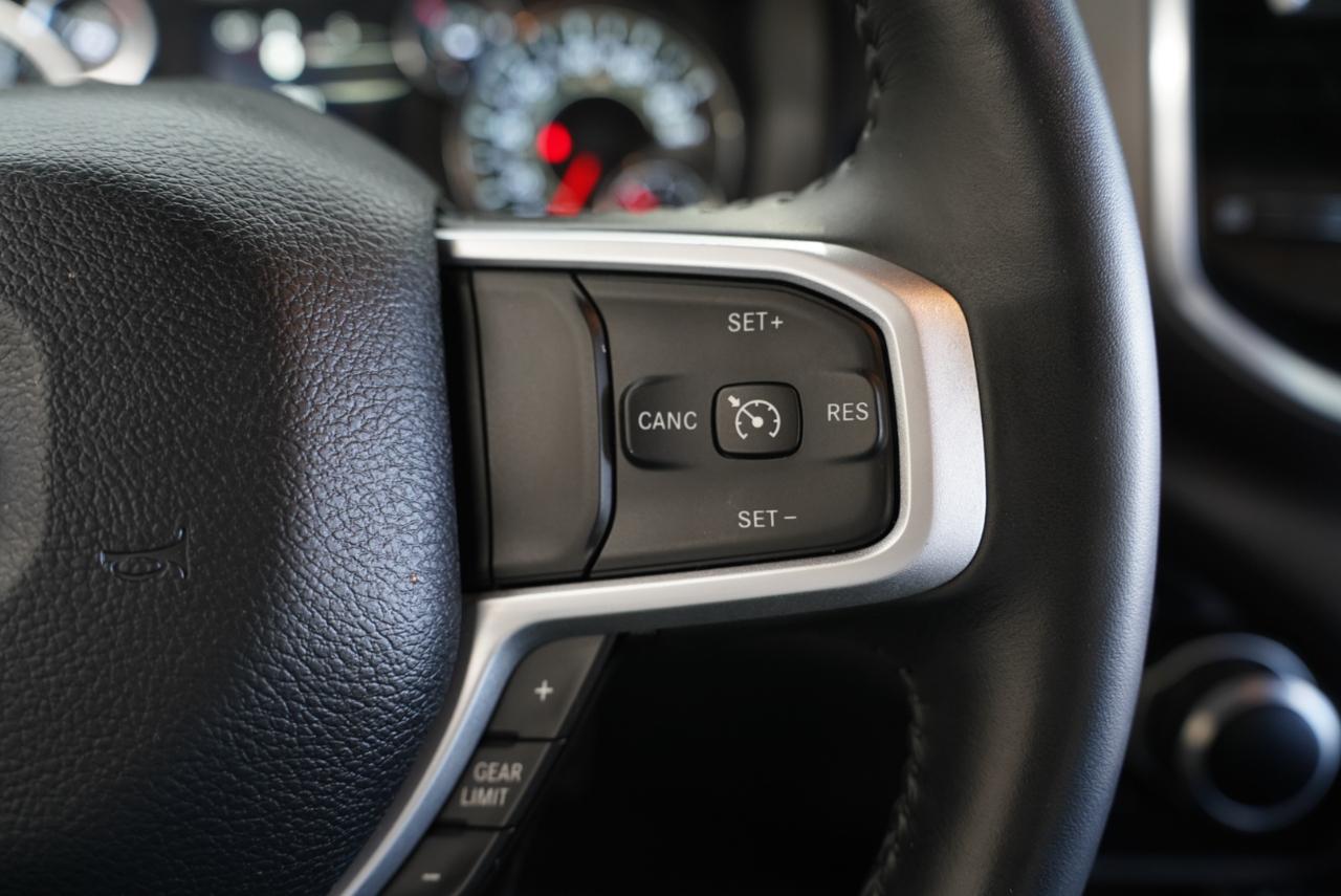 RAM 1500 Big Horn 4x4 Crew Cab 5'7" Box 2023