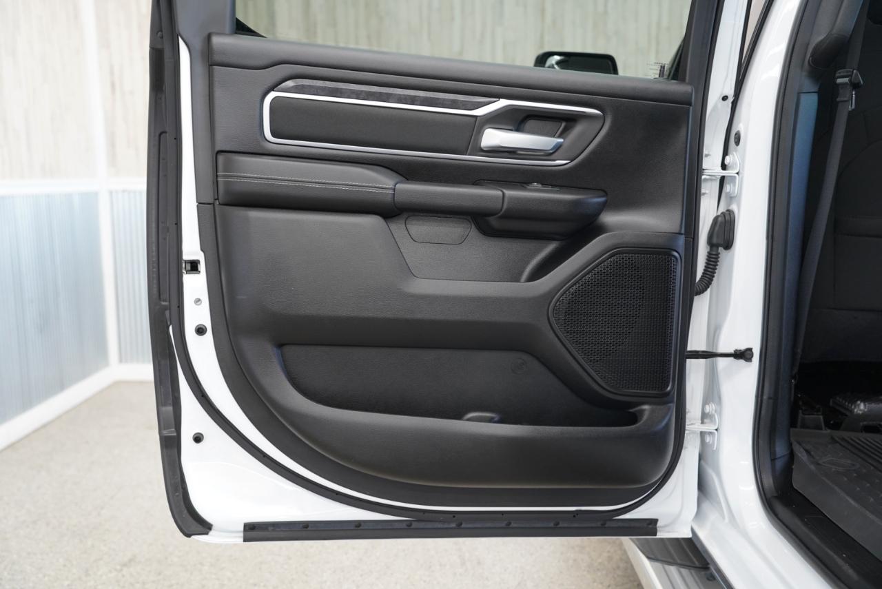 RAM 1500 Big Horn 4x4 Crew Cab 5'7" Box 2023