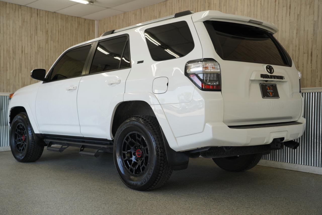 Toyota 4Runner SR5 Premium 4WD 2024