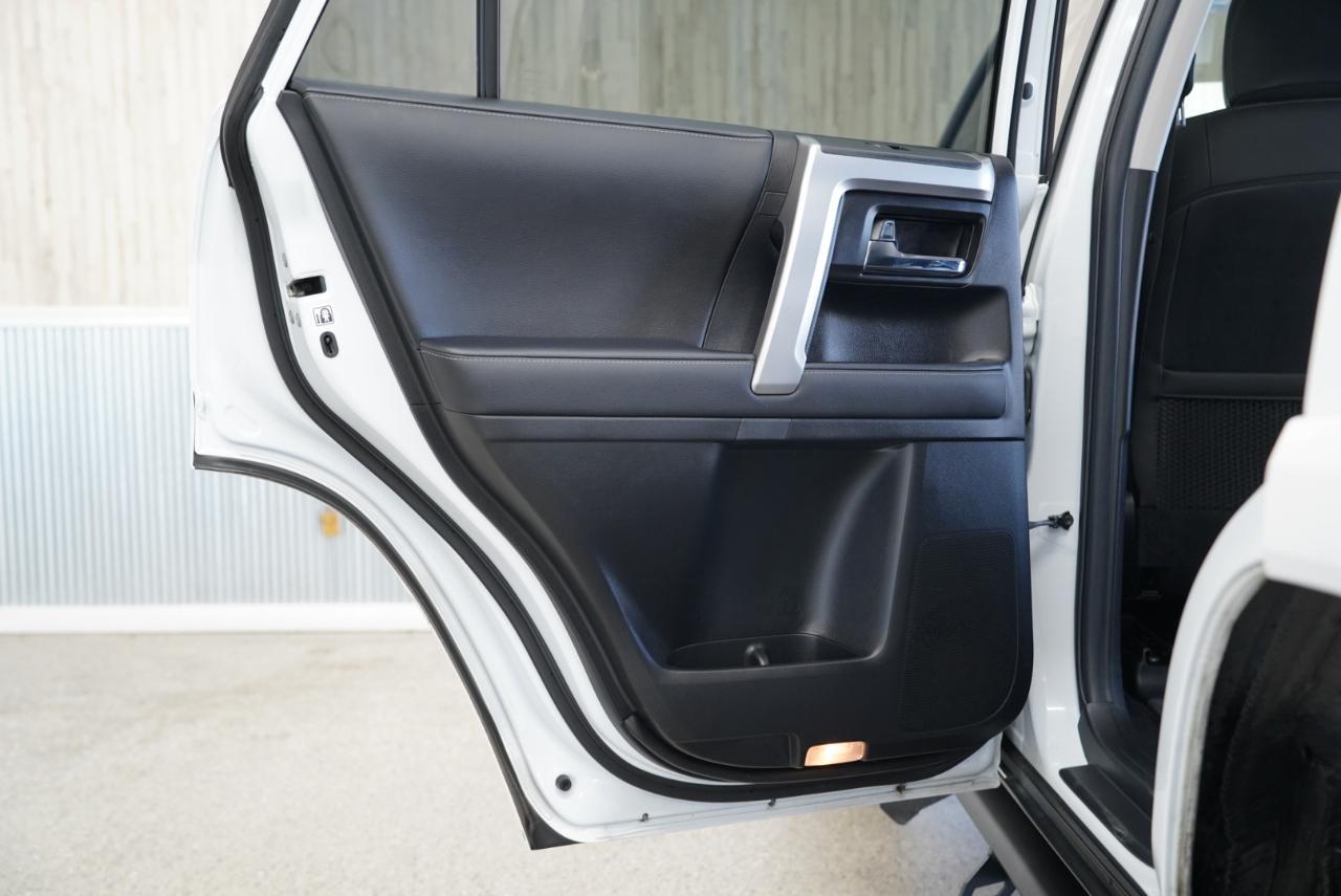 Toyota 4Runner SR5 Premium 4WD 2024