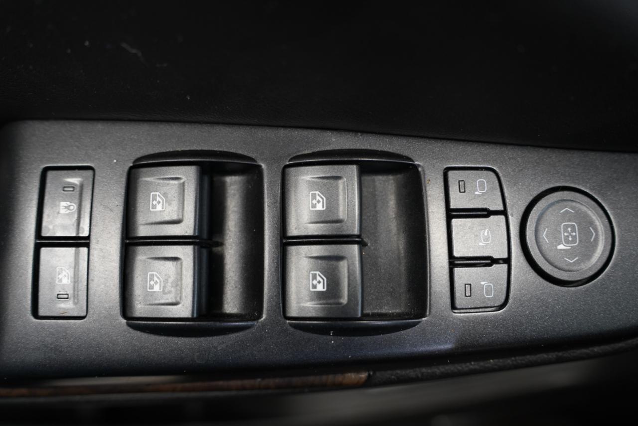 Chevrolet Suburban 4WD 4dr 1500 LT 2019