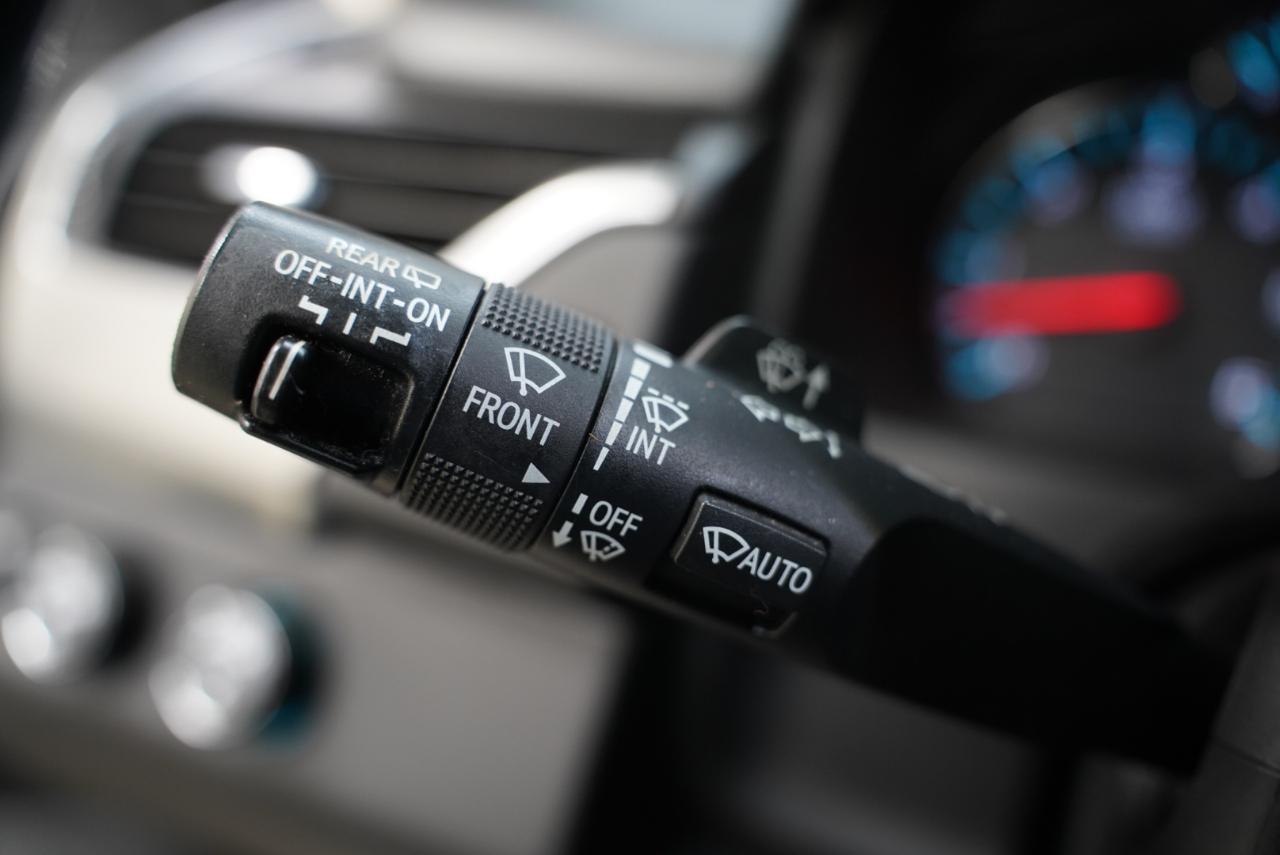 Chevrolet Suburban 4WD 4dr 1500 LT 2019