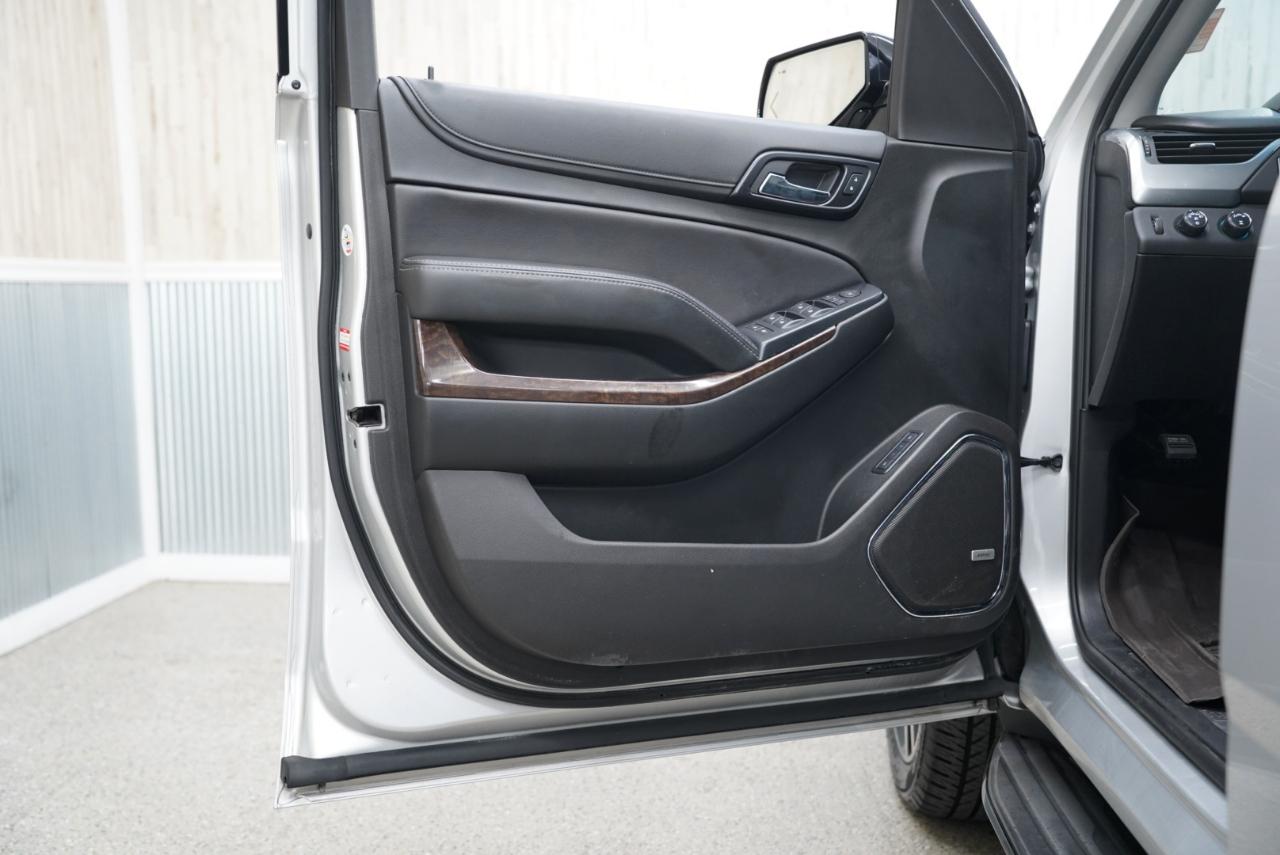 Chevrolet Suburban 4WD 4dr 1500 LT 2019