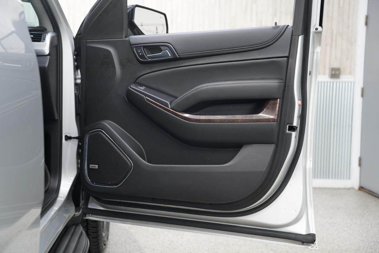 Chevrolet Suburban 4WD 4dr 1500 LT 2019