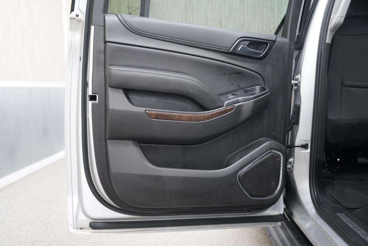 Chevrolet Suburban 4WD 4dr 1500 LT 2019