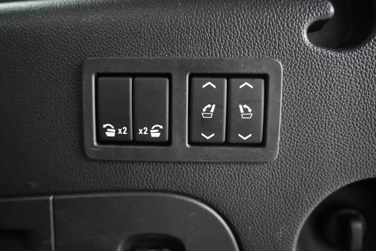 Chevrolet Suburban 4WD 4dr 1500 LT 2019