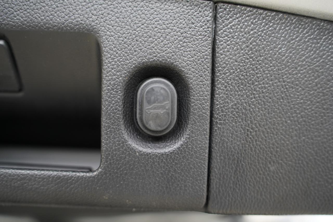 Chevrolet Suburban 4WD 4dr 1500 LT 2019