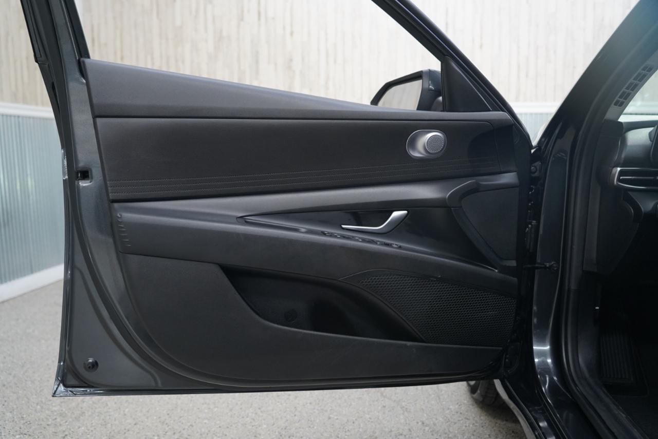 Hyundai Elantra SEL 2023