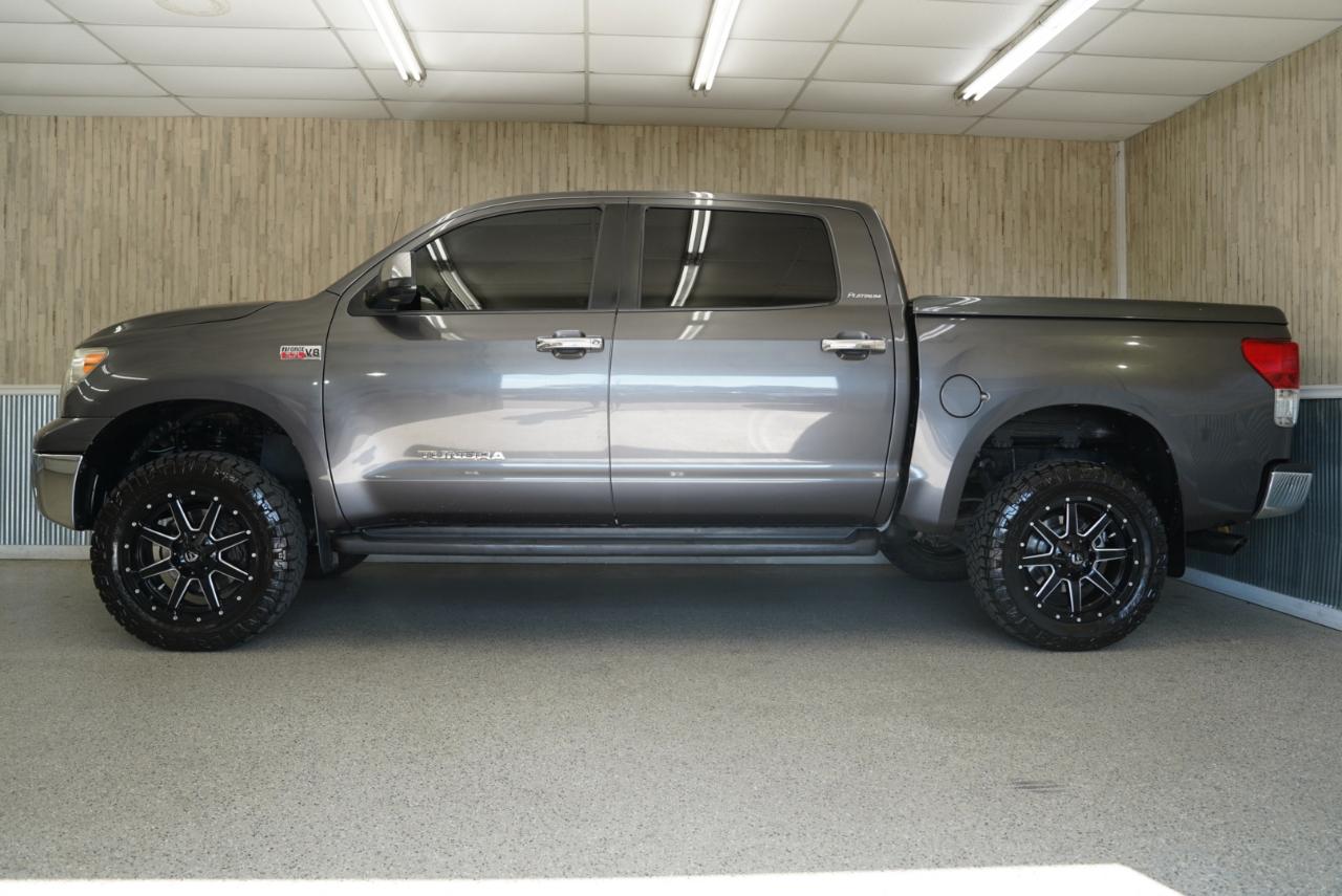 Toyota Tundra 4WD Truck  2012