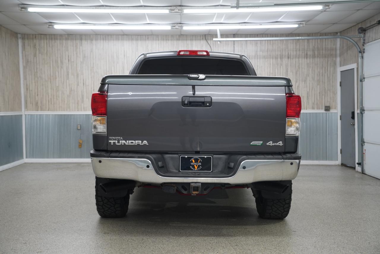Toyota Tundra 4WD Truck  2012