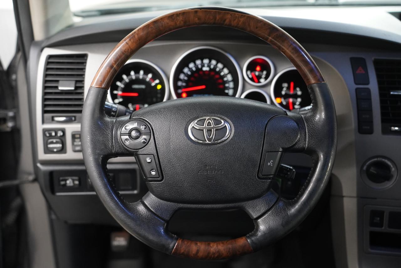 Toyota Tundra 4WD Truck  2012