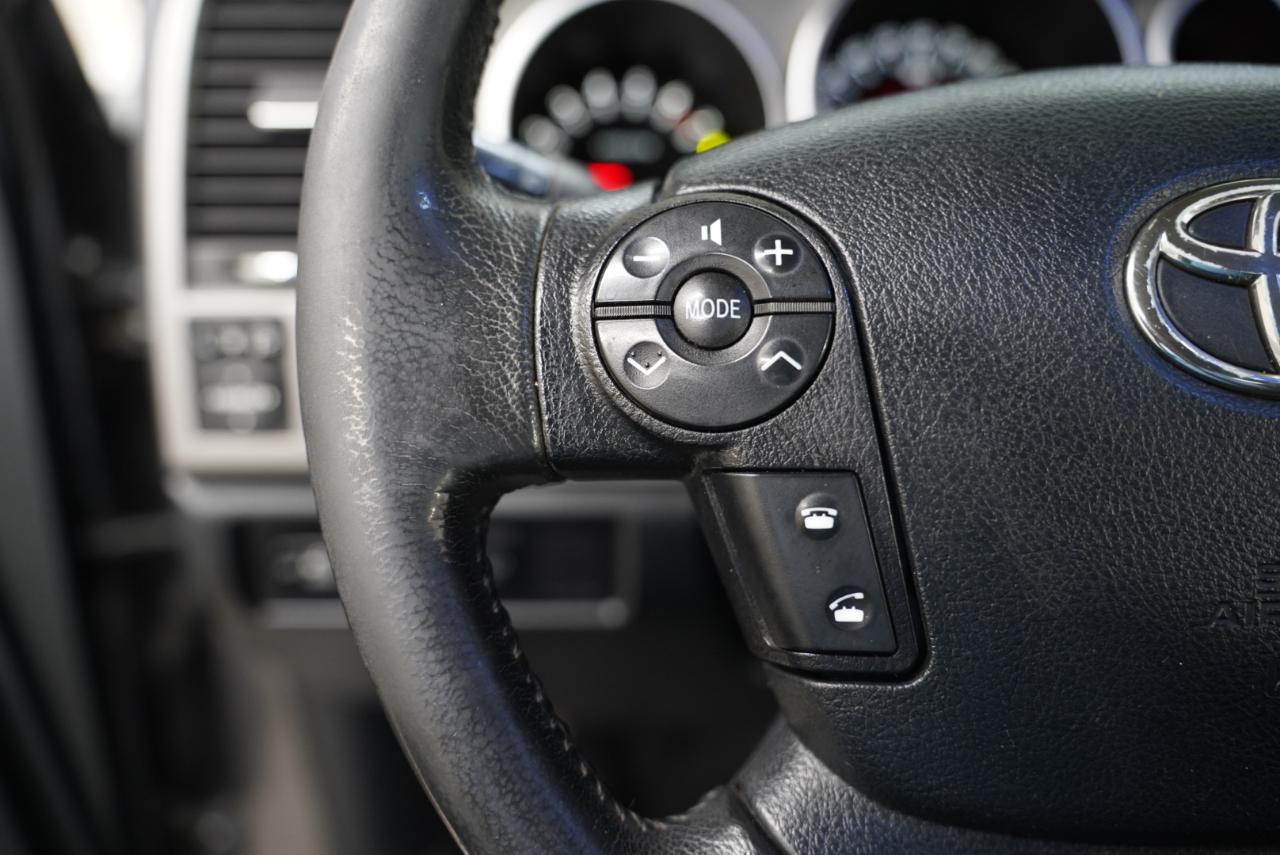 Toyota Tundra 4WD Truck  2012