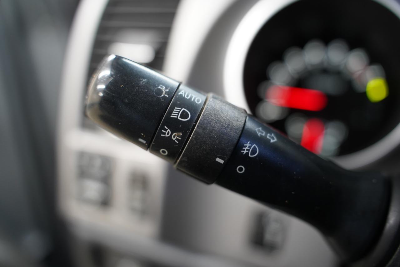 Toyota Tundra 4WD Truck  2012