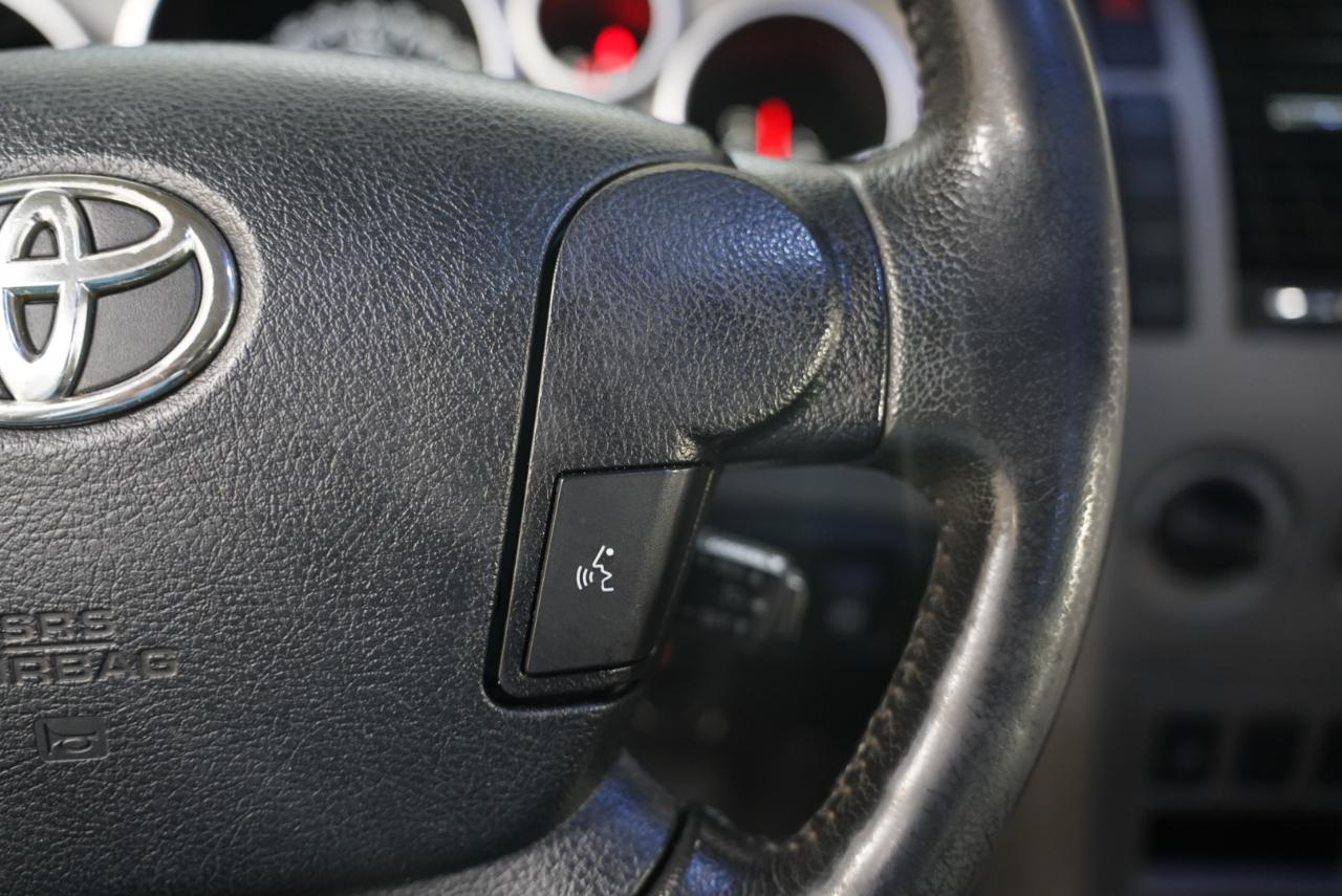 Toyota Tundra 4WD Truck  2012